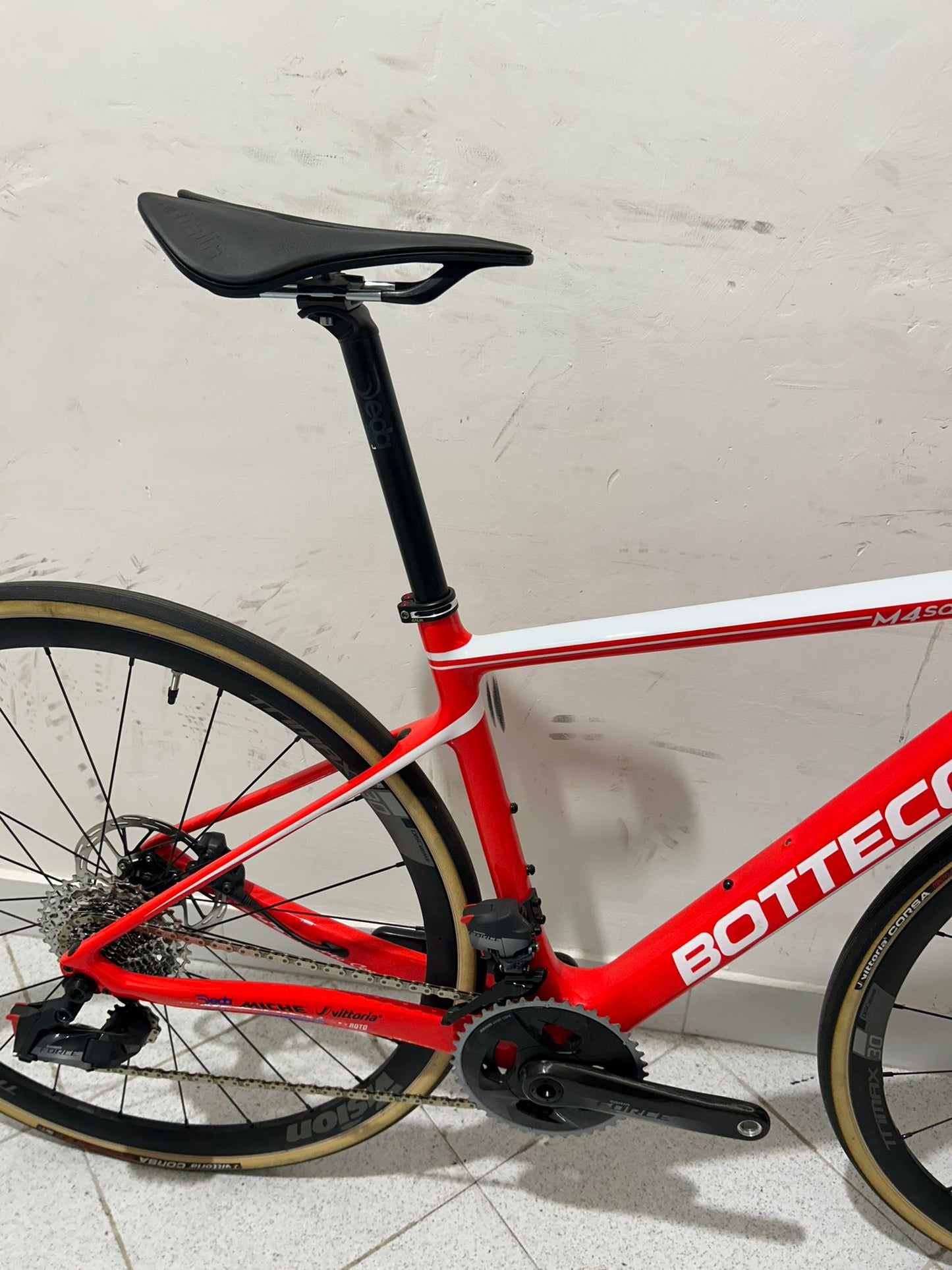 BotteCchia EMME 4 Equipo - Red Lab Edition Tamaño 44 Demo