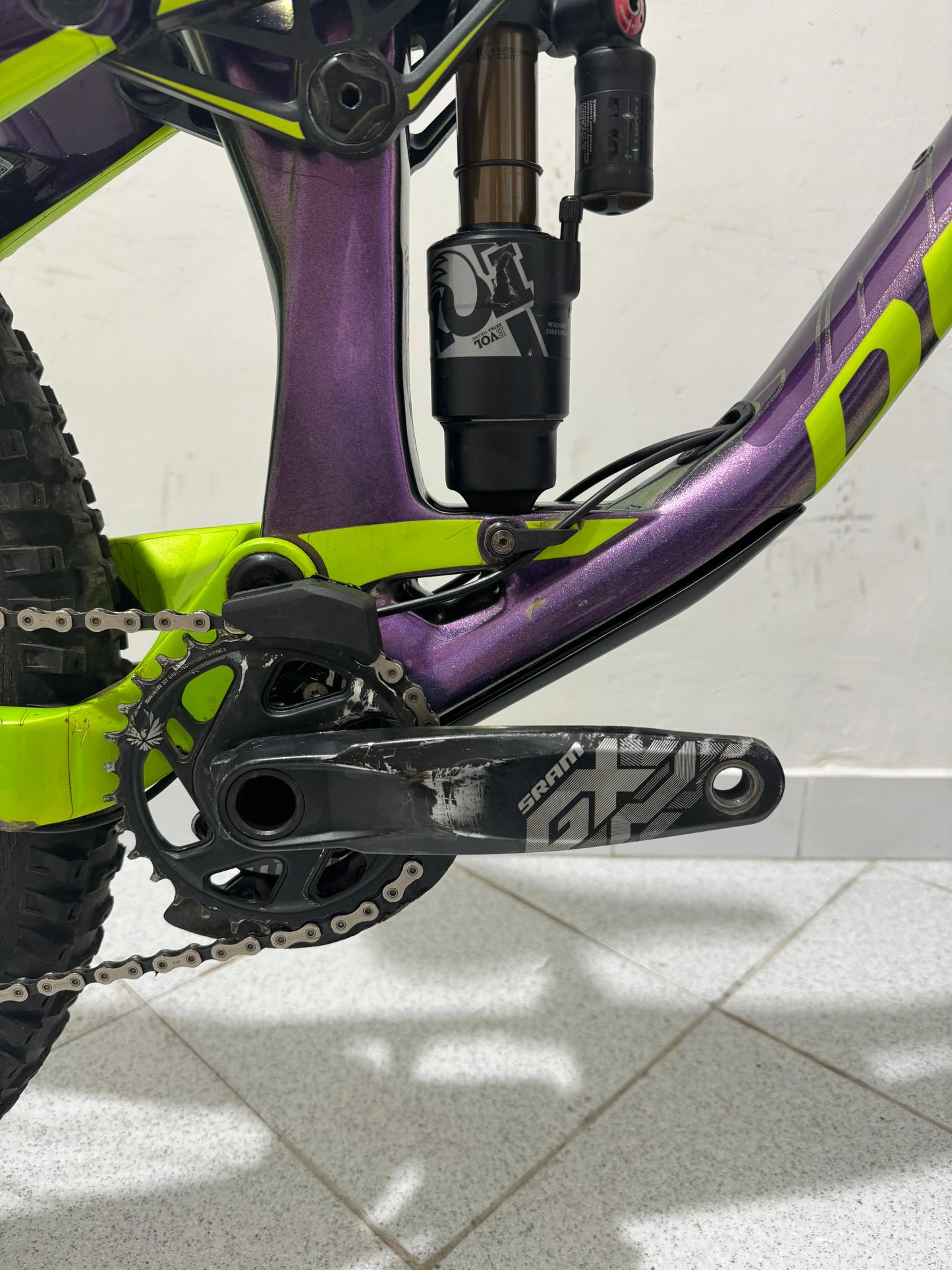 Devinci Split Pivot Cut L - použitý