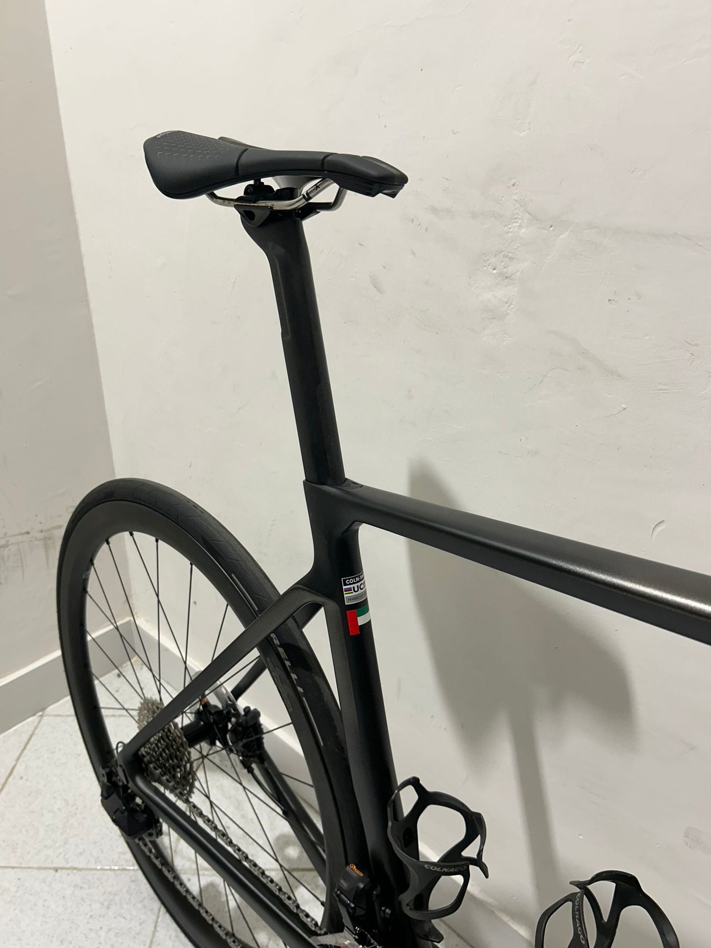 Colnago V4RS DI2 EAU Emirates Tamaño 530 - NUEVO