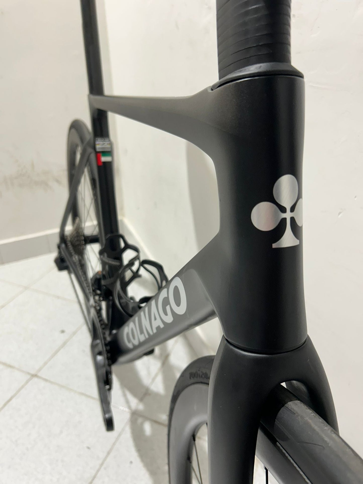 Colnago V4RS DI2 EAU Emirates Tamaño 530 - NUEVO