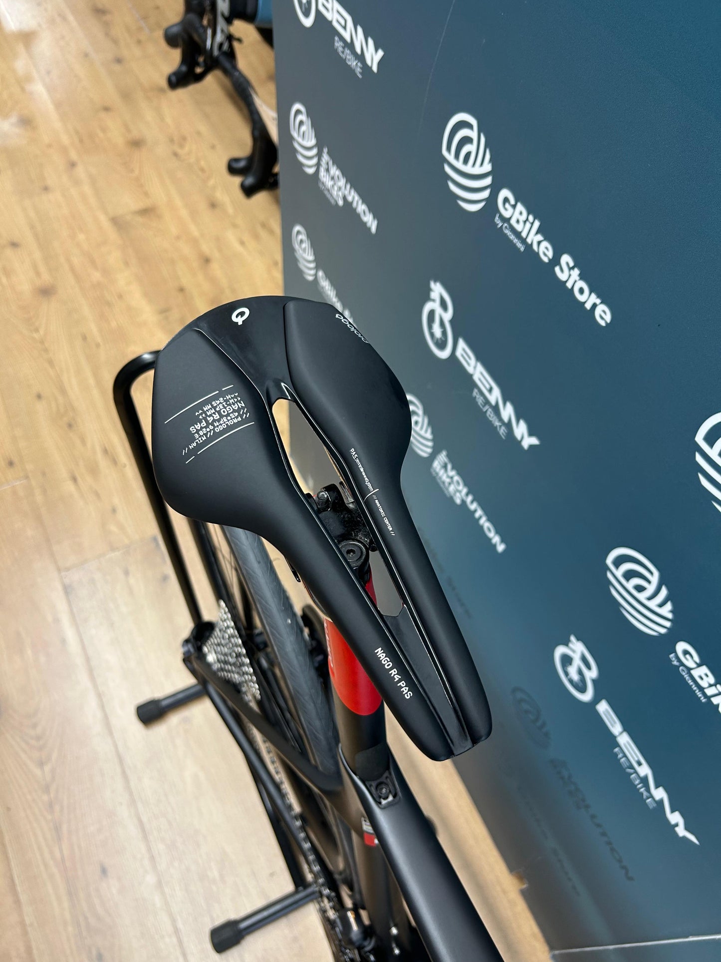 Colnago V4rs UAE Emirates Size 510 - Demo Test