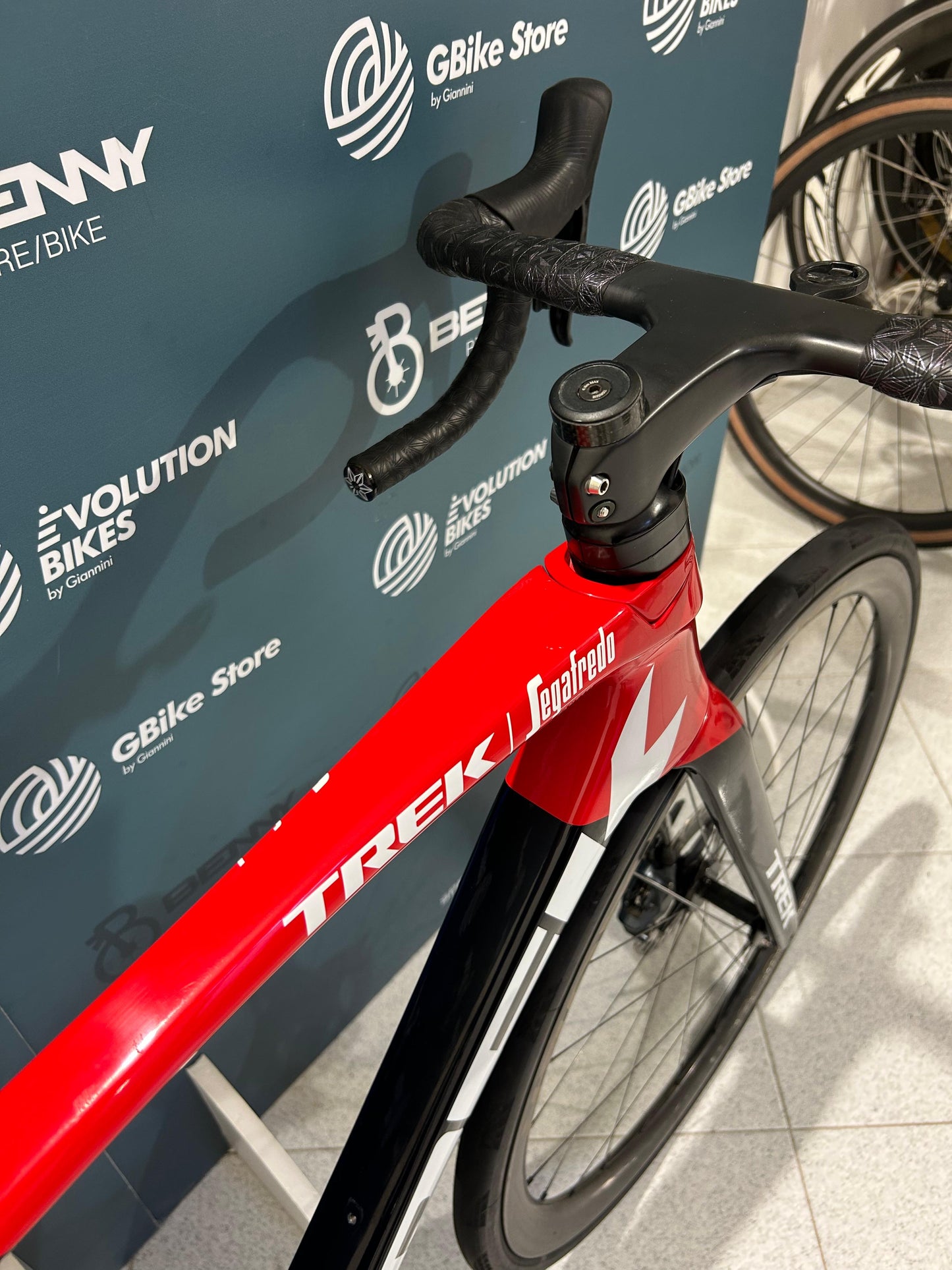 Trek Émonda SLR 7 AXS Size 54 - Used