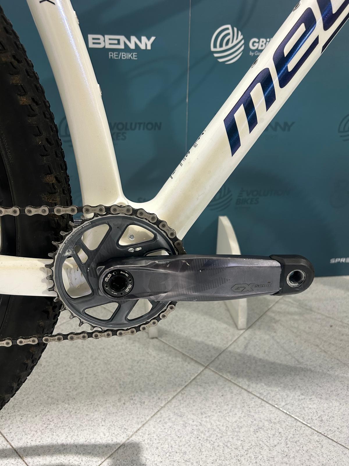 Megamo Fábrica 29 Tamaño M - Usado