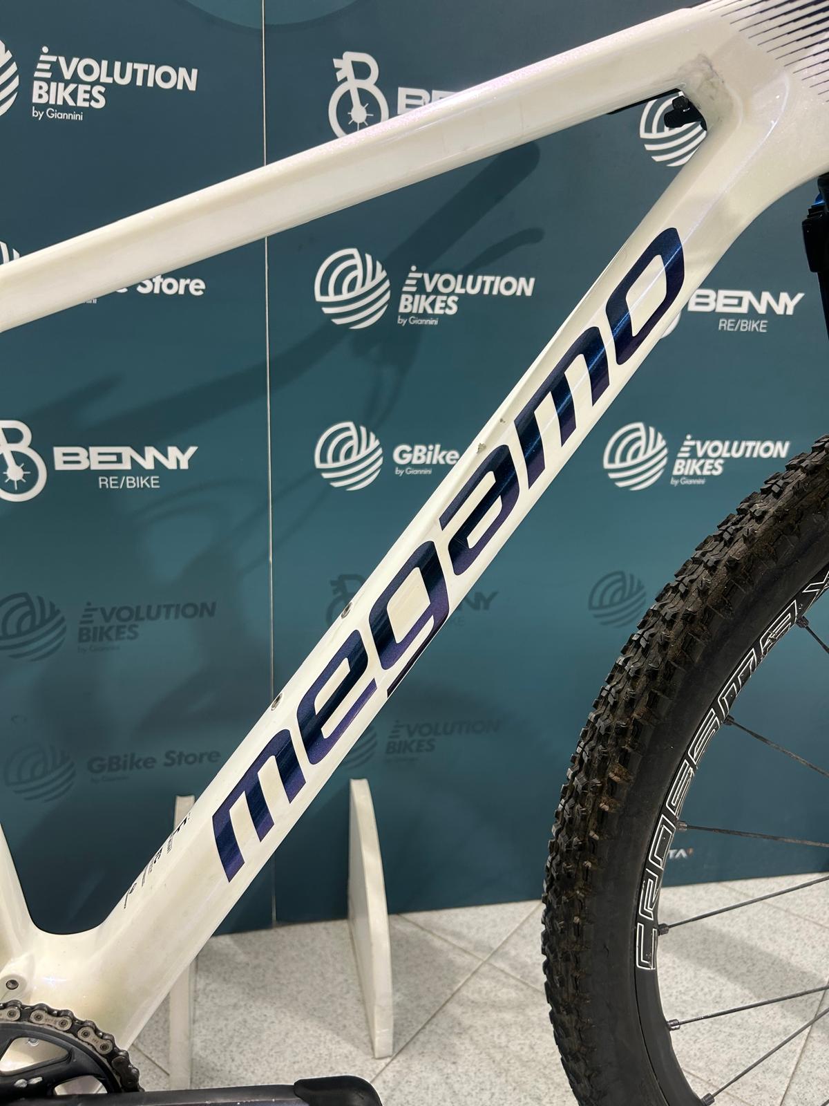 Megamo Fábrica 29 Tamaño M - Usado