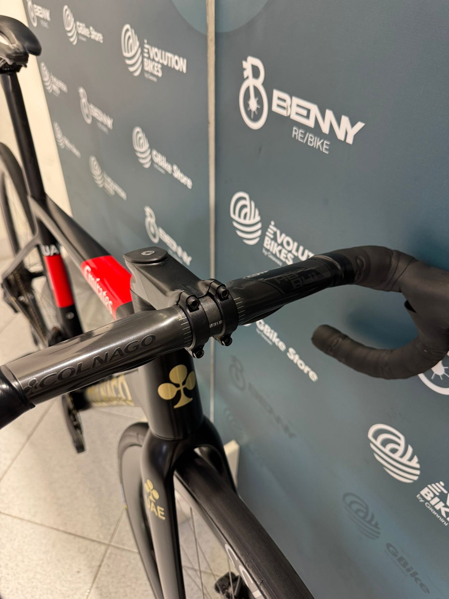 Colnago V3RS UAE Emirates Team Taglia 45S - Usata