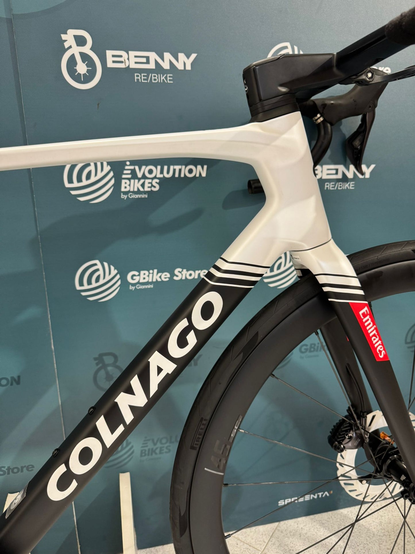Colnago V5RS Ultegra Di2 R8170 SC45 Tamaño 510 - Demostración