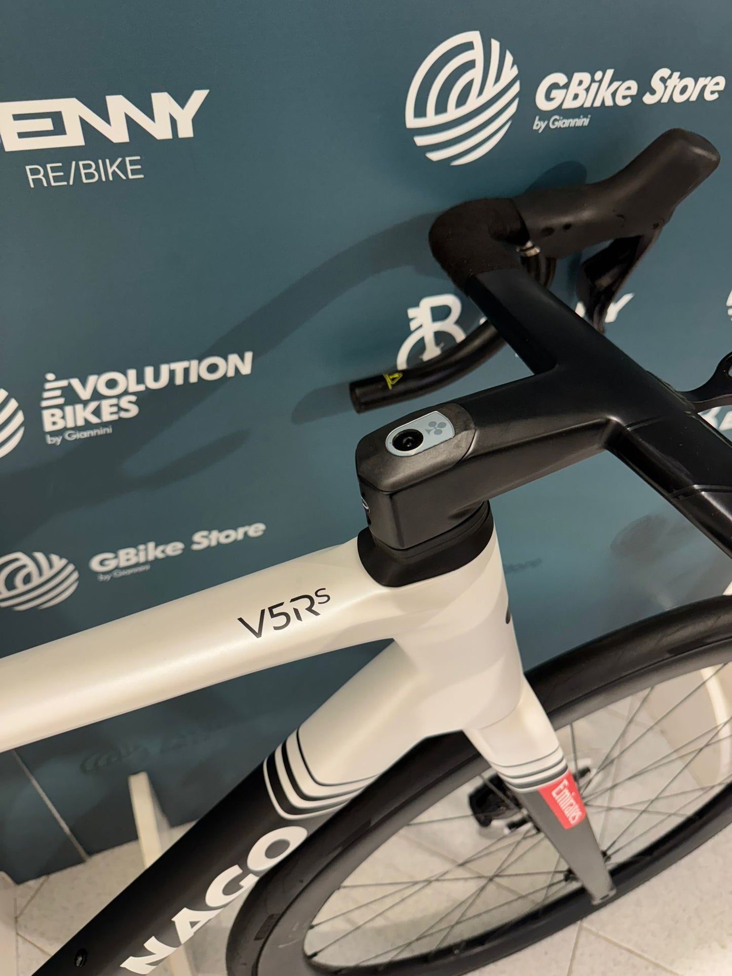 Colnago V5RS Ultegra Di2 R8170 SC45 Tamaño 510 - Demostración