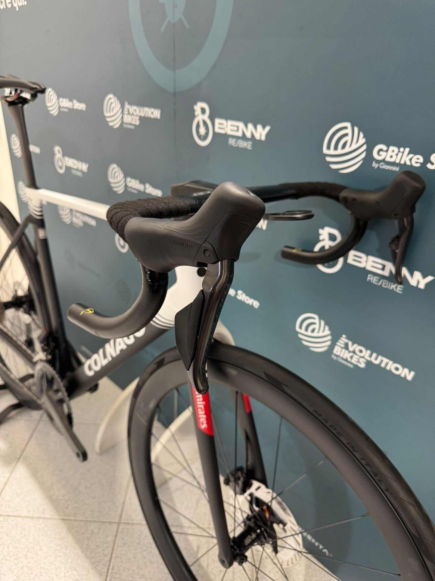 Colnago V5RS Ultegra Di2 R8170 SC45 Tamaño 510 - Demostración