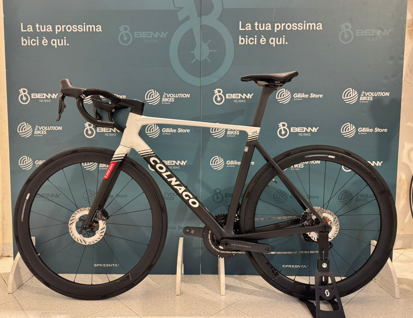 Colnago V5RS Ultegra Di2 R8170 SC45 Tamaño 510 - Demostración