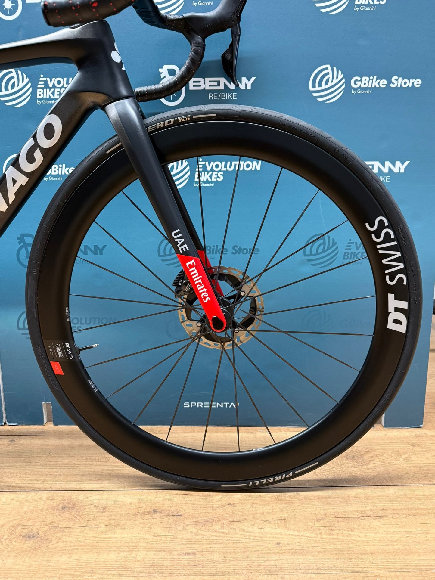 Colnago V4rs UAE Emirates tamaño 455 Dura-Ace di2 - Usado