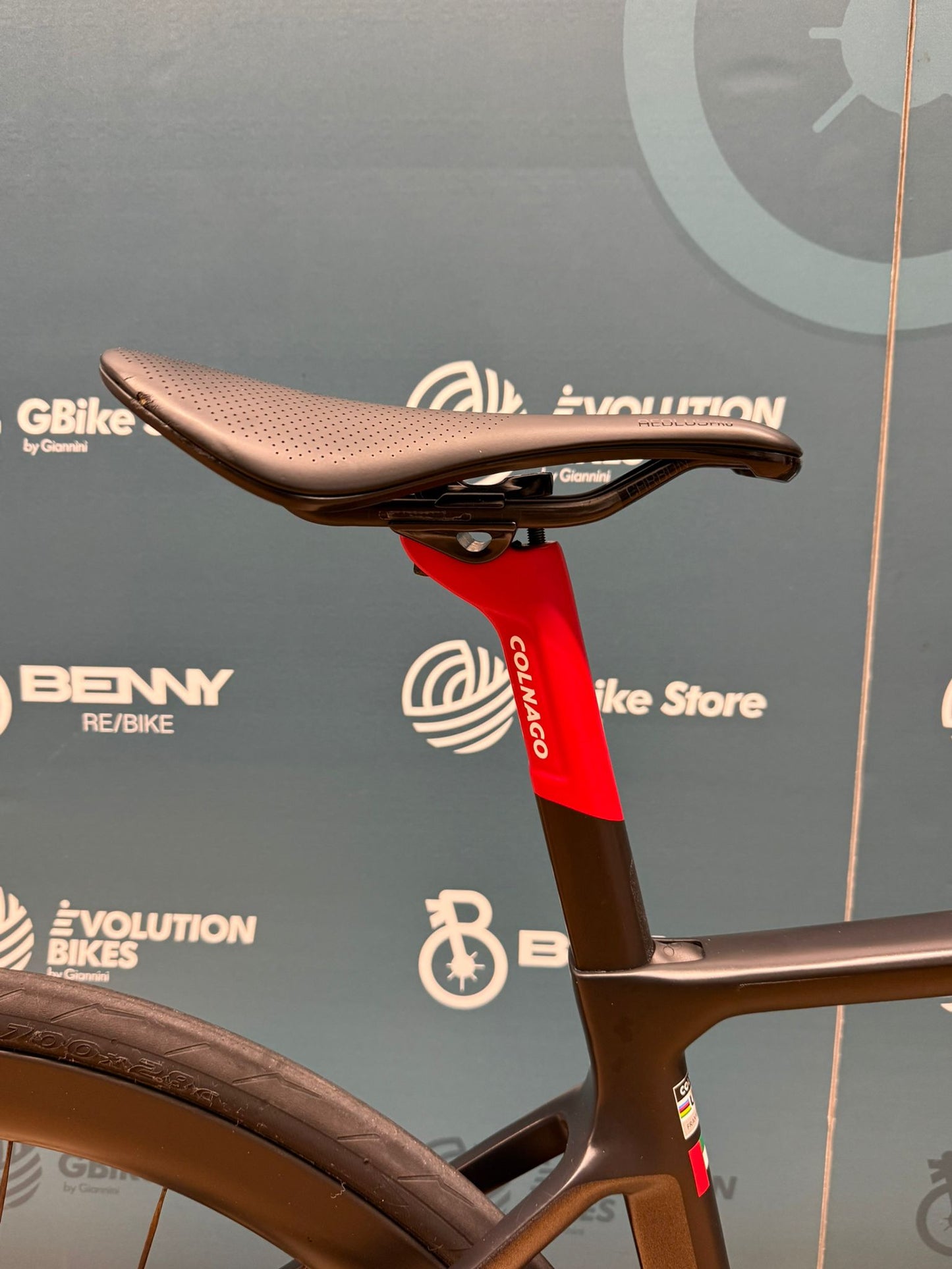 Colnago V4rs UAE Emirates tamaño 455 Dura-Ace di2 - Usado