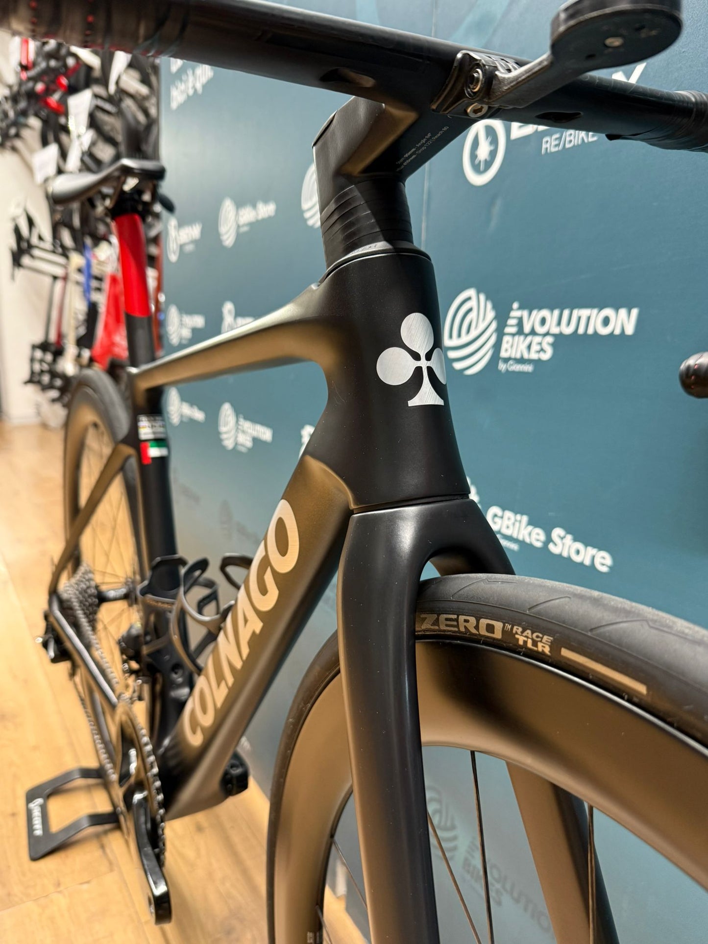 Colnago V4rs UAE Emirates tamaño 455 Dura-Ace di2 - Usado