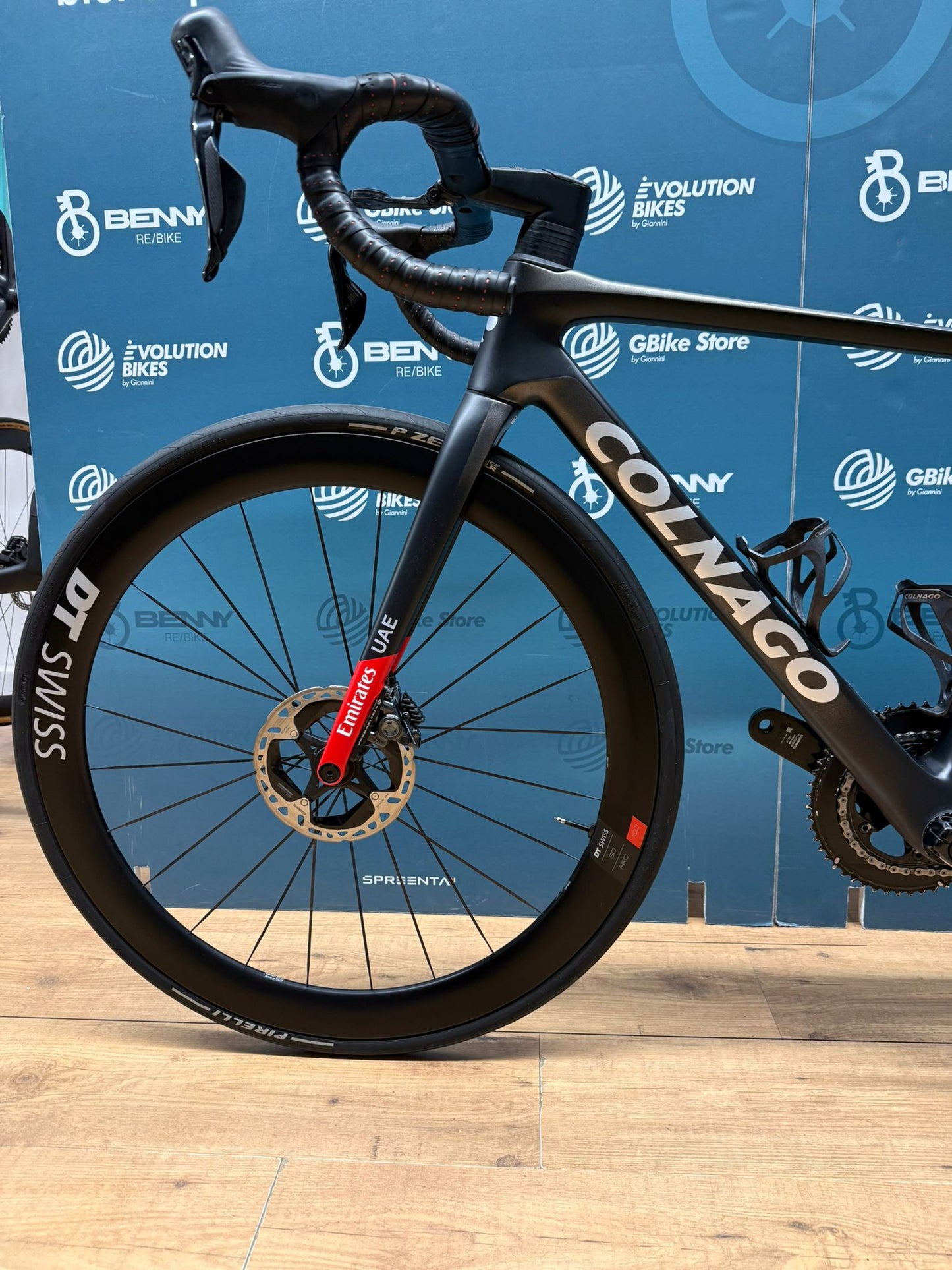 Colnago V4rs UAE Emirates tamaño 455 Dura-Ace di2 - Usado