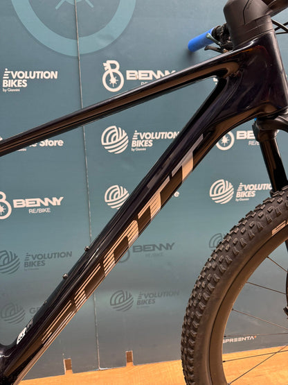 Scott Scale Taille 930 L - Utilisé