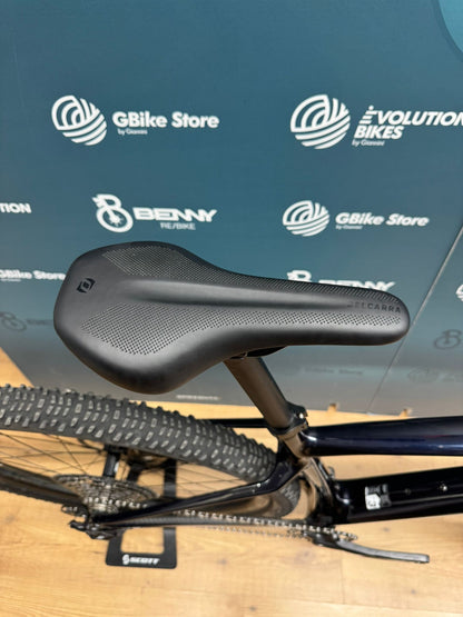 Scott Scale Taille 930 L - Utilisé