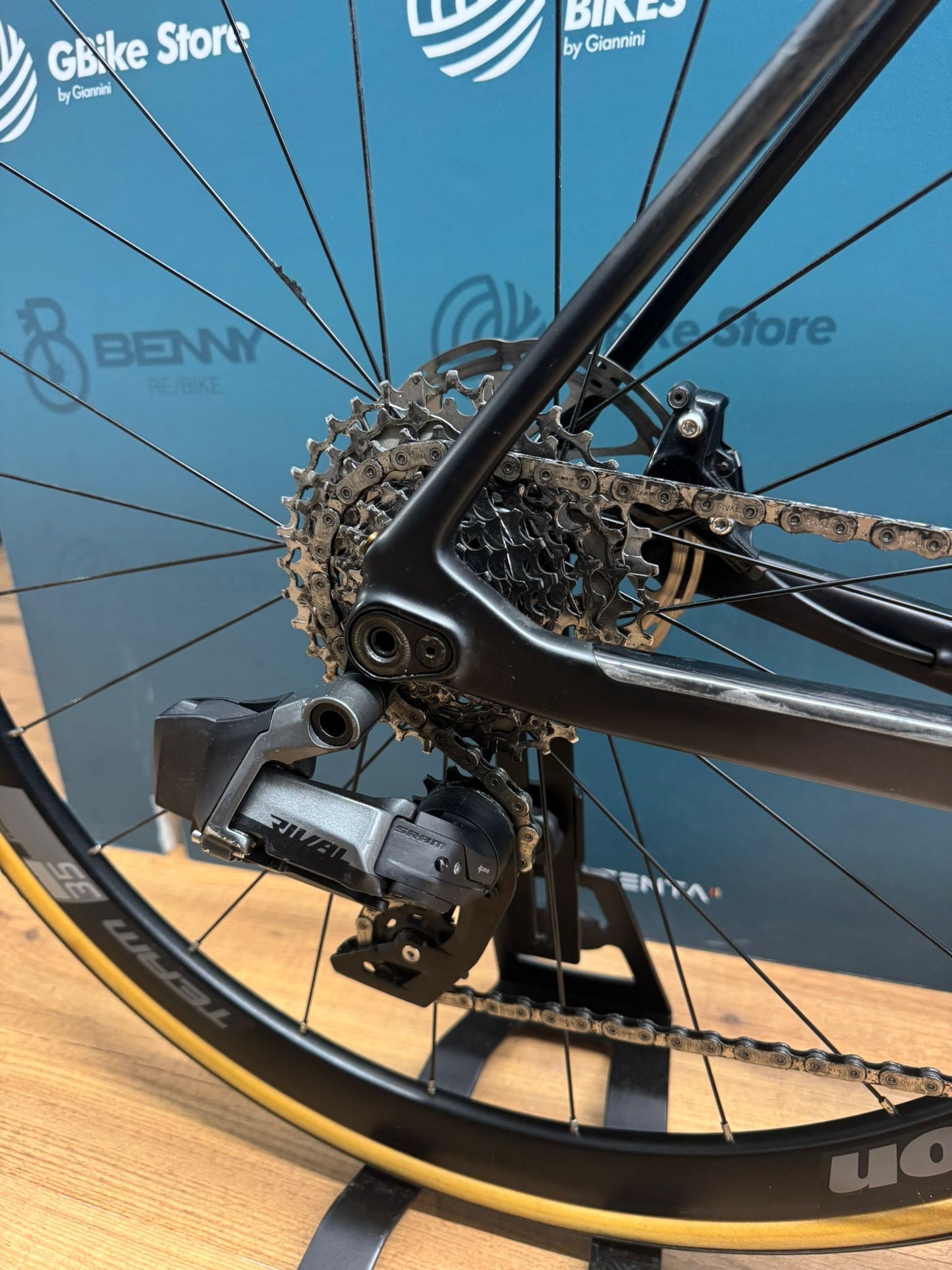 Lider Olympia, rywal, rozmiar AXS L - Używany