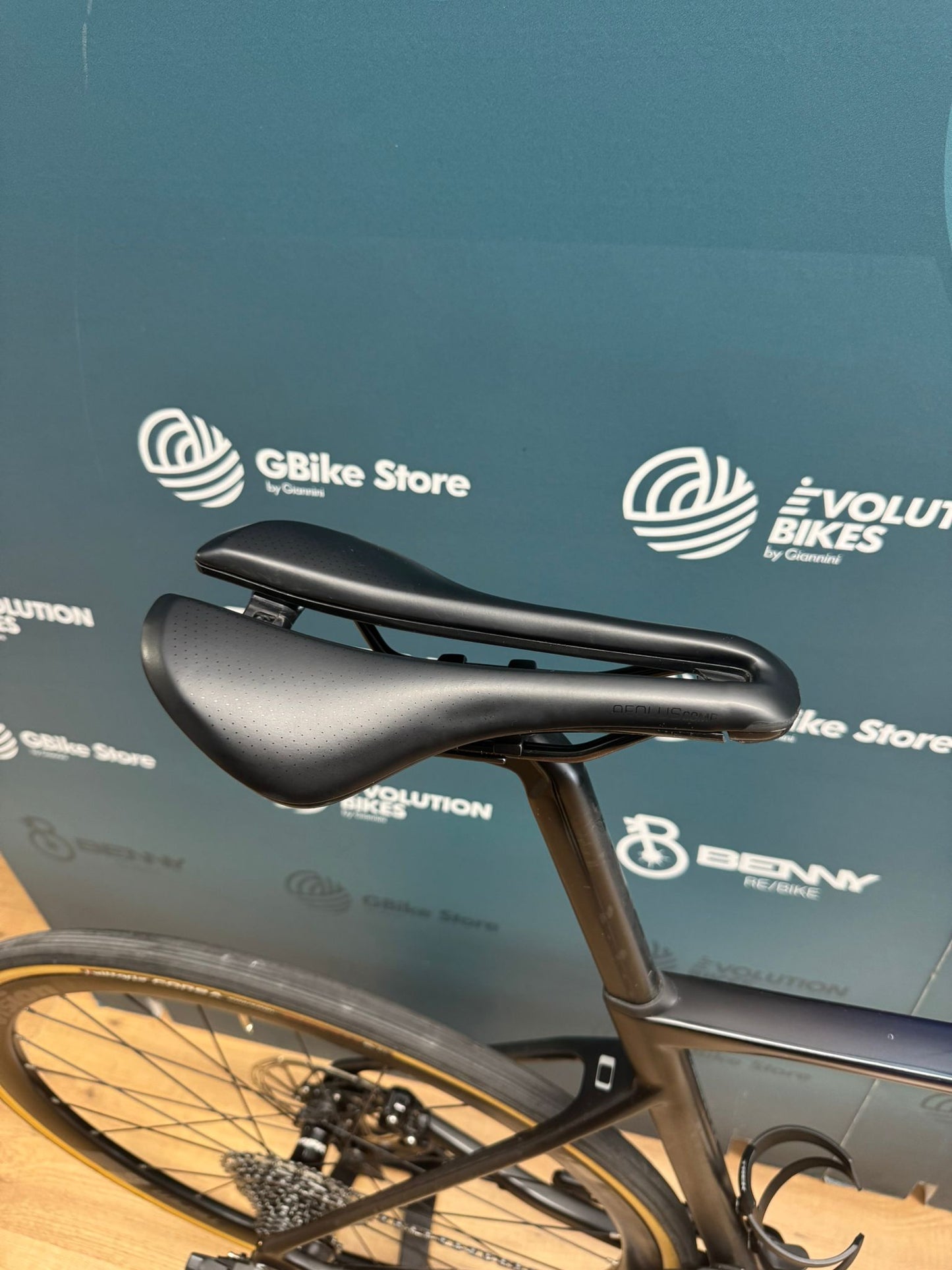 Lider Olympia, rywal, rozmiar AXS L - Używany