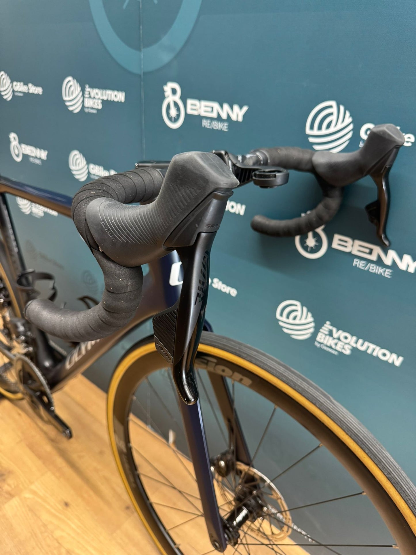 Lider Olympia, rywal, rozmiar AXS L - Używany