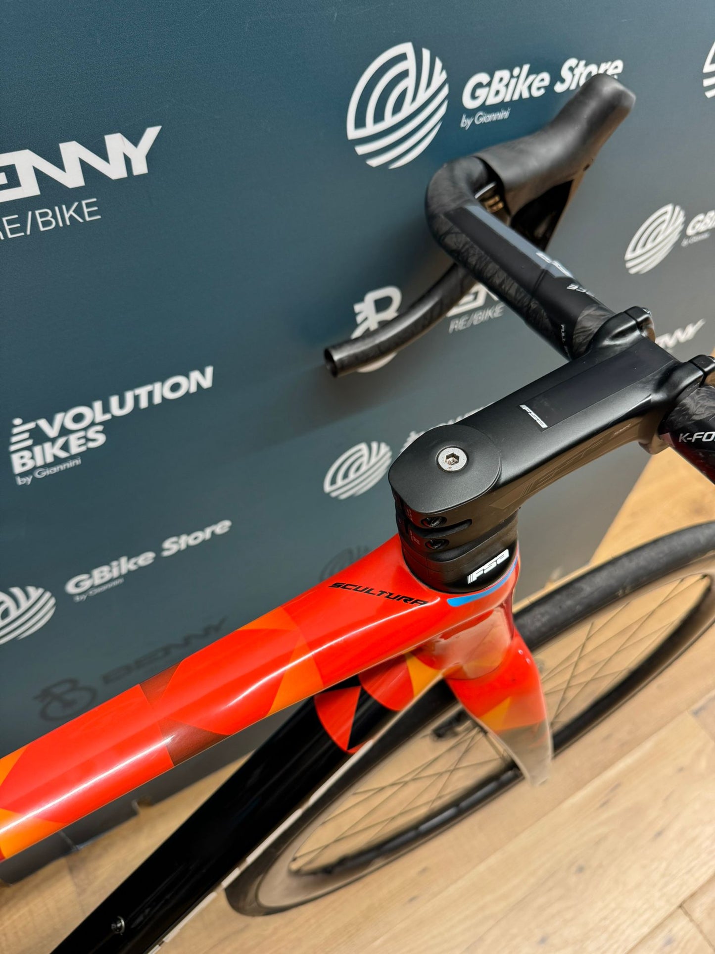 Rzeźba Merida Bahrajn Zwycięski Rozmiar M - Używany