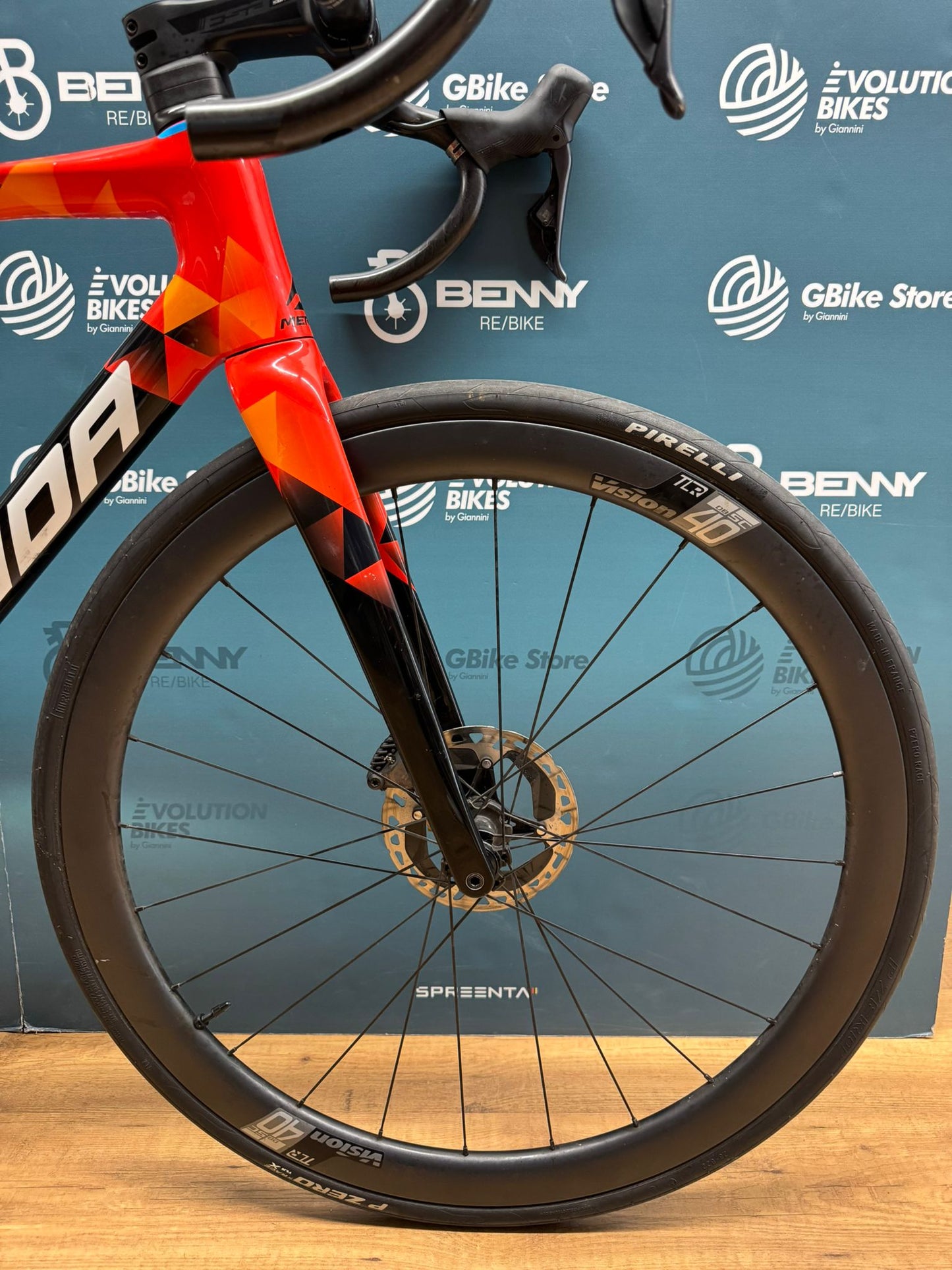 Rzeźba Merida Bahrajn Zwycięski Rozmiar M - Używany