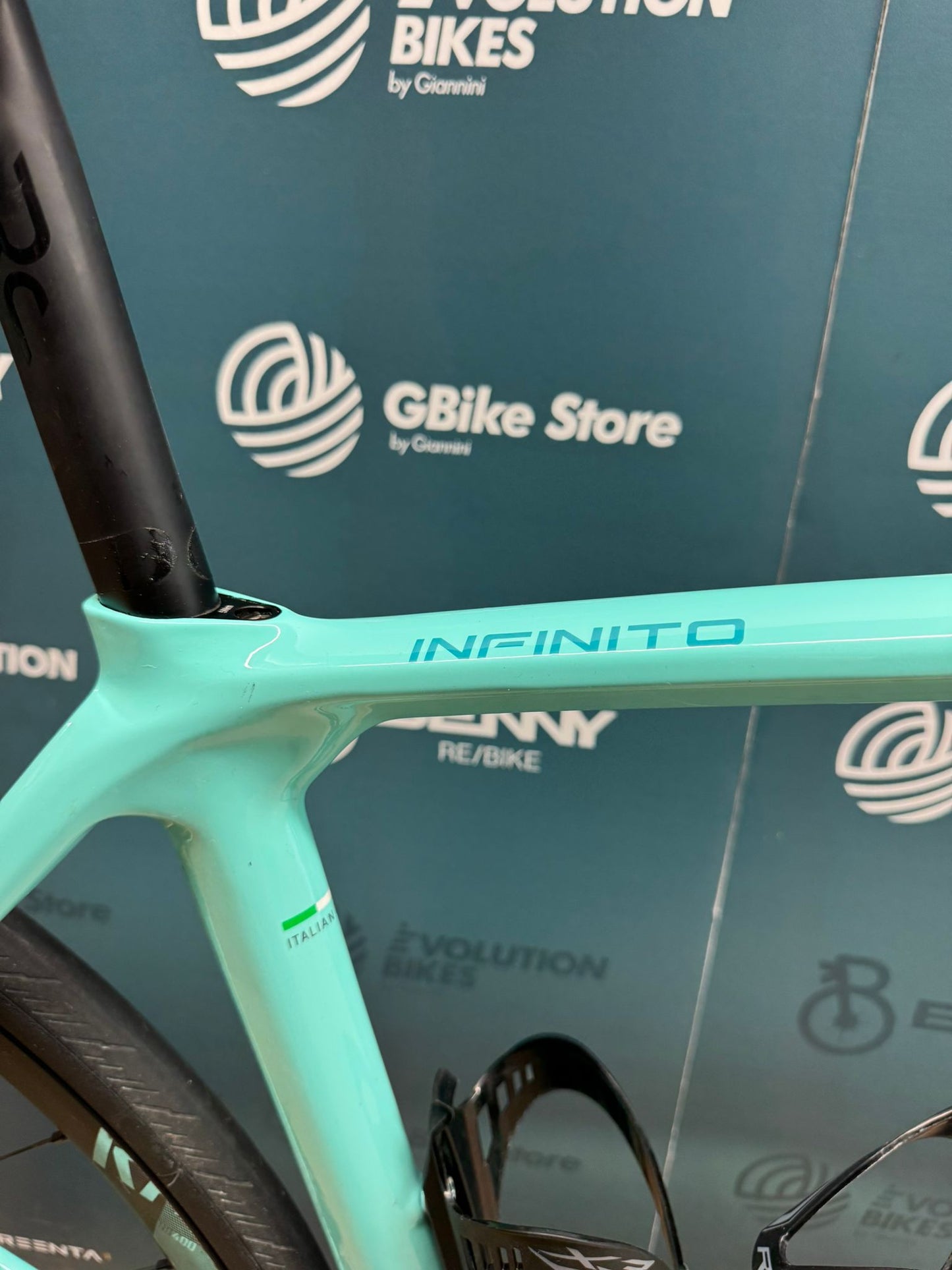 Bianchi Infinito Disc Ultegra Di2 12v Größe 53 - Gebraucht