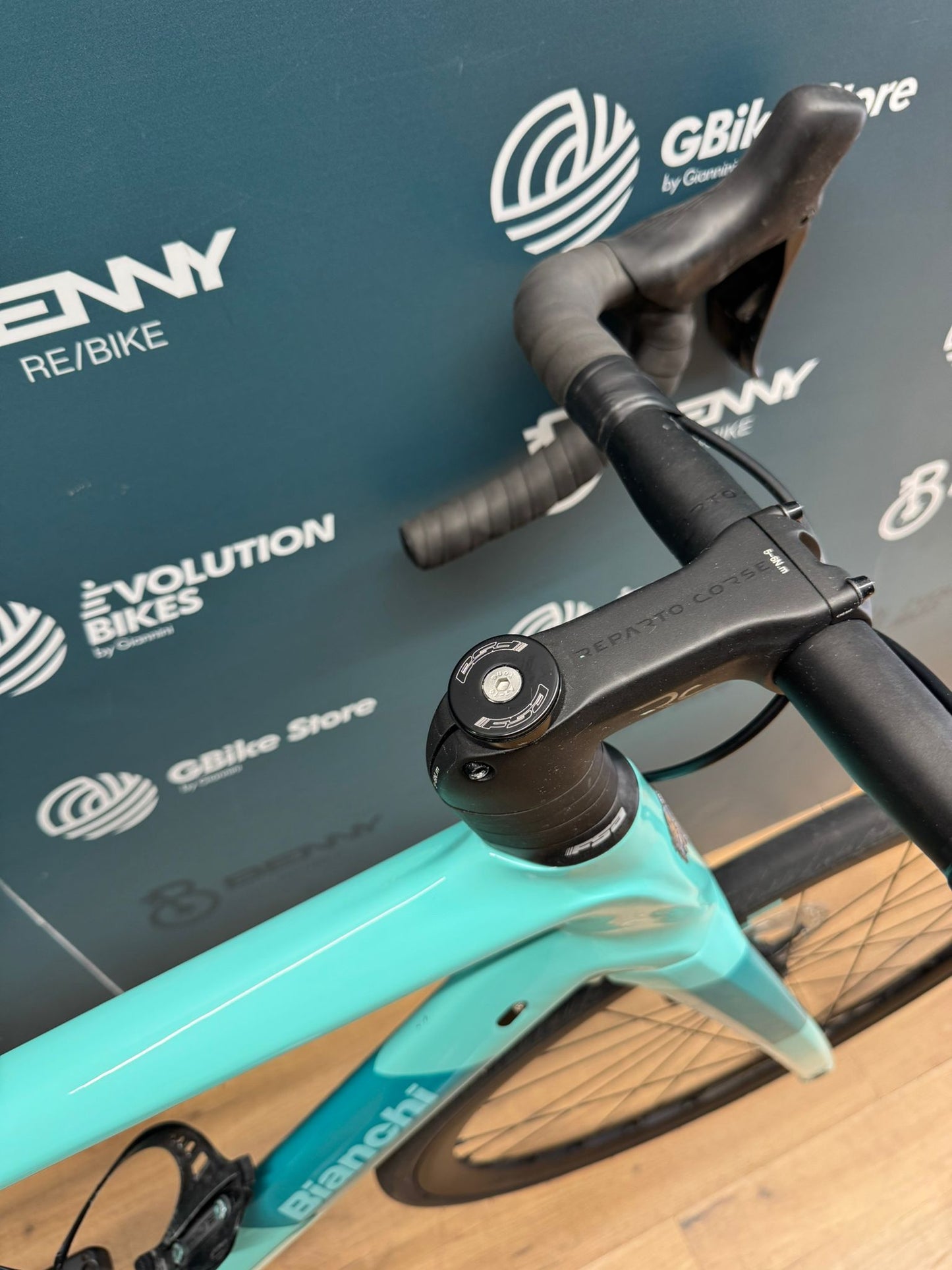 Bianchi Infinito Disc Ultegra Di2 12v Größe 53 - Gebraucht