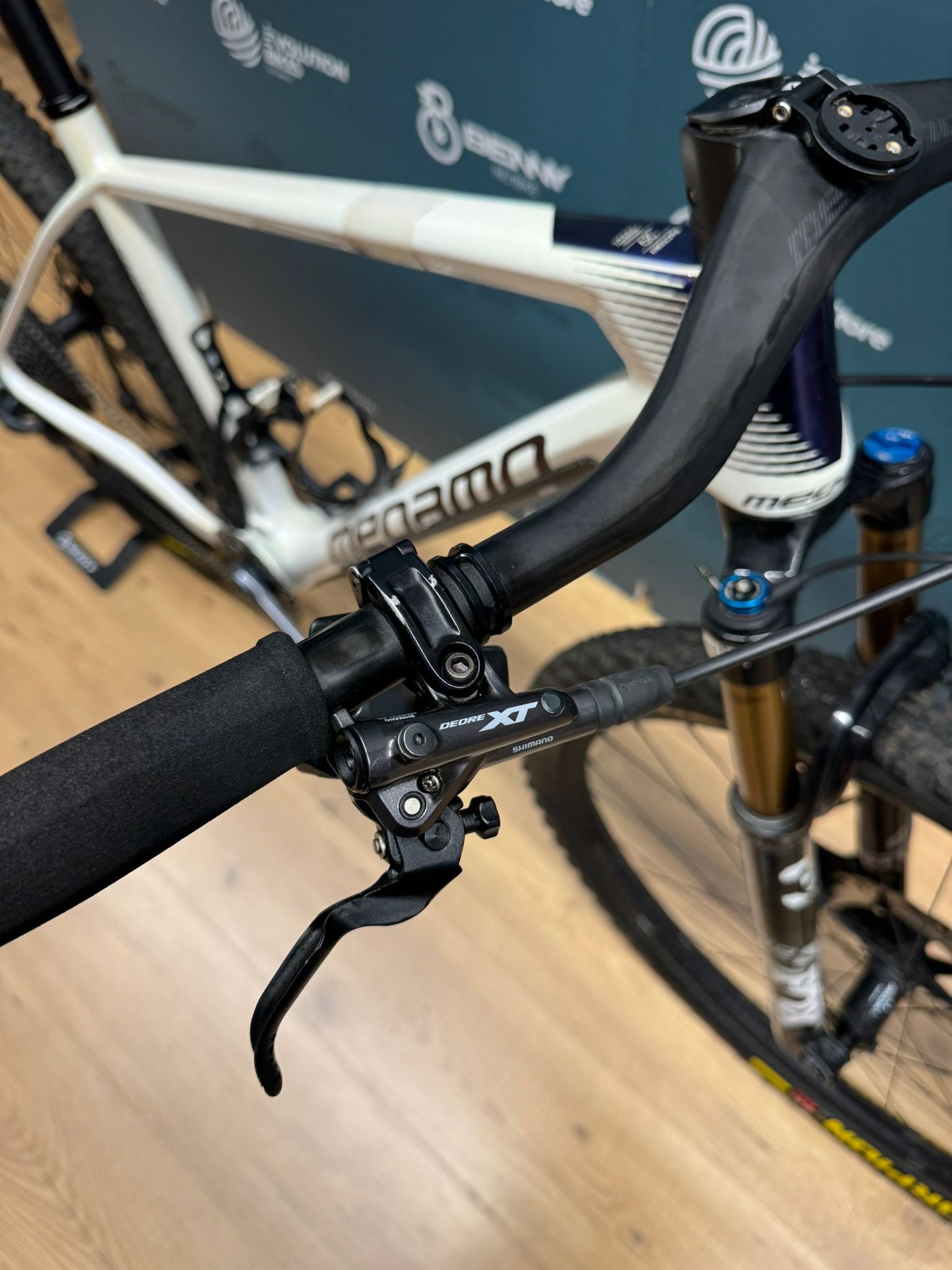 Rozmiar fabryczny Megamo AXS L - Używany