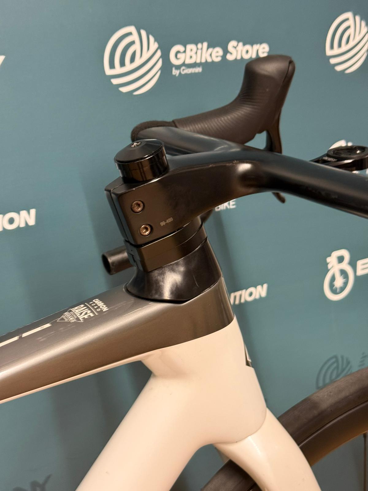 Cięcia Megamo Raise M - Używany