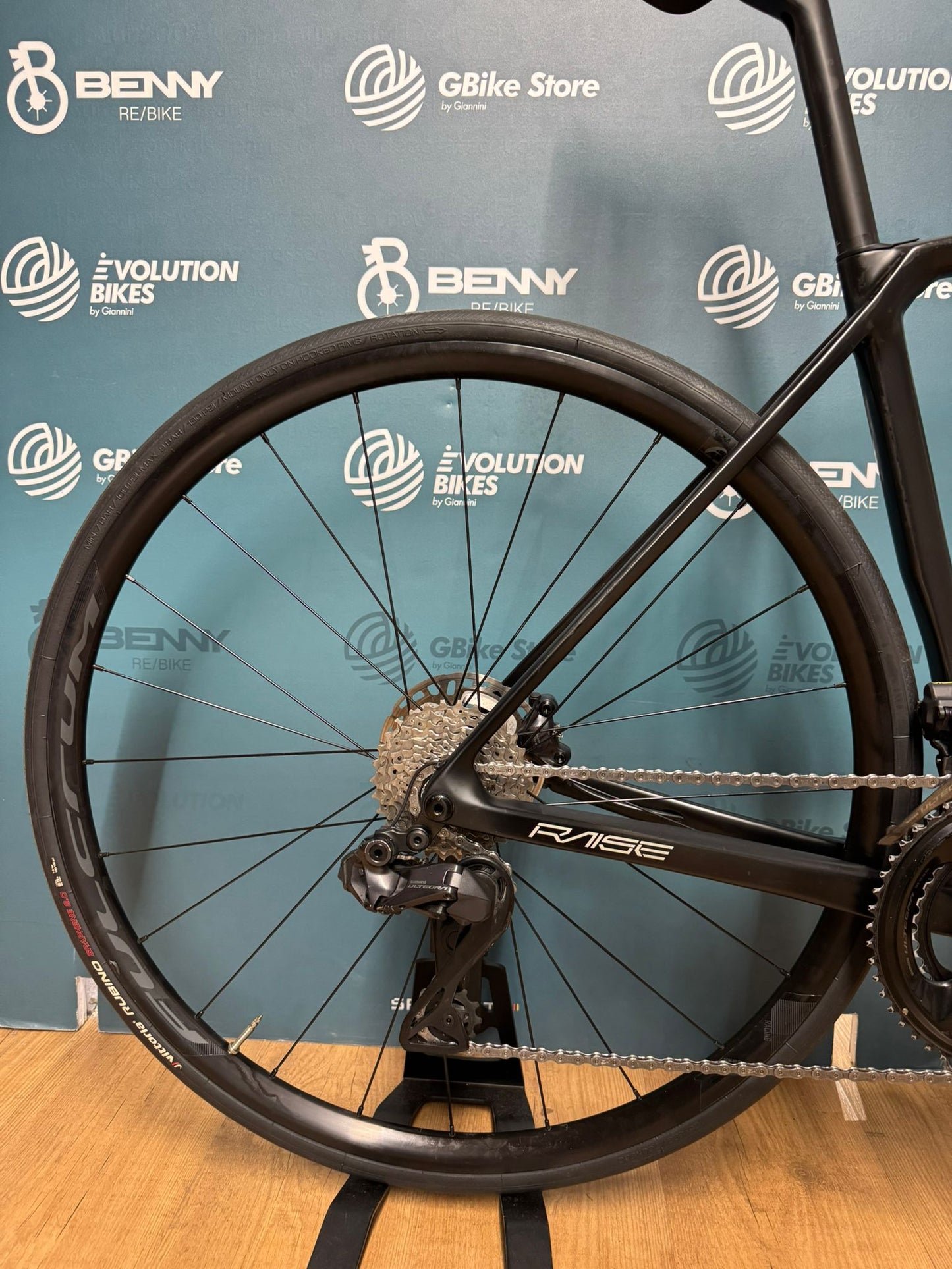 Megamo Raise Ultegra Di2 12v Scheibengröße M - Gebraucht