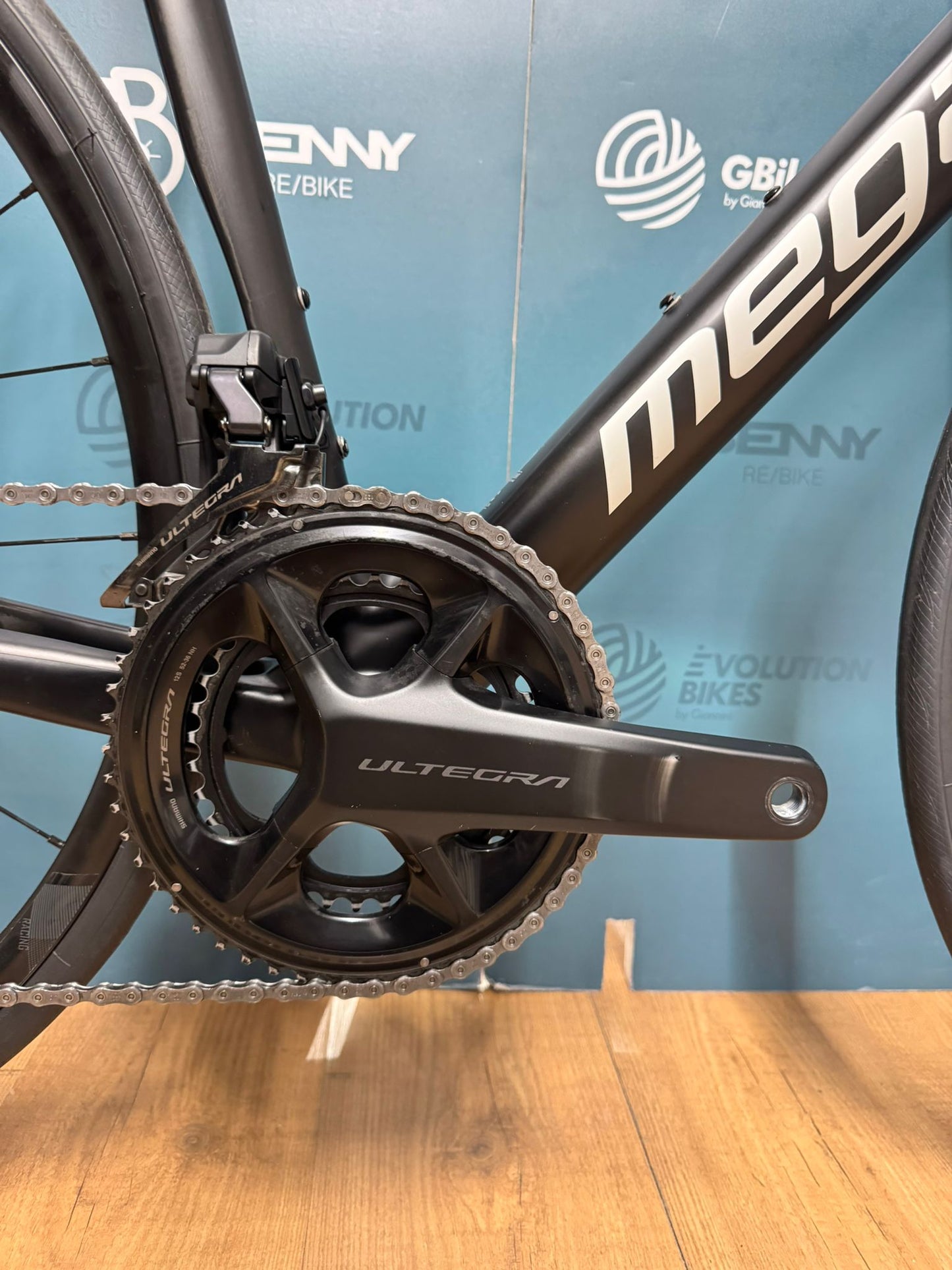 Megamo Raise Ultegra Di2 12v Scheibengröße M - Gebraucht