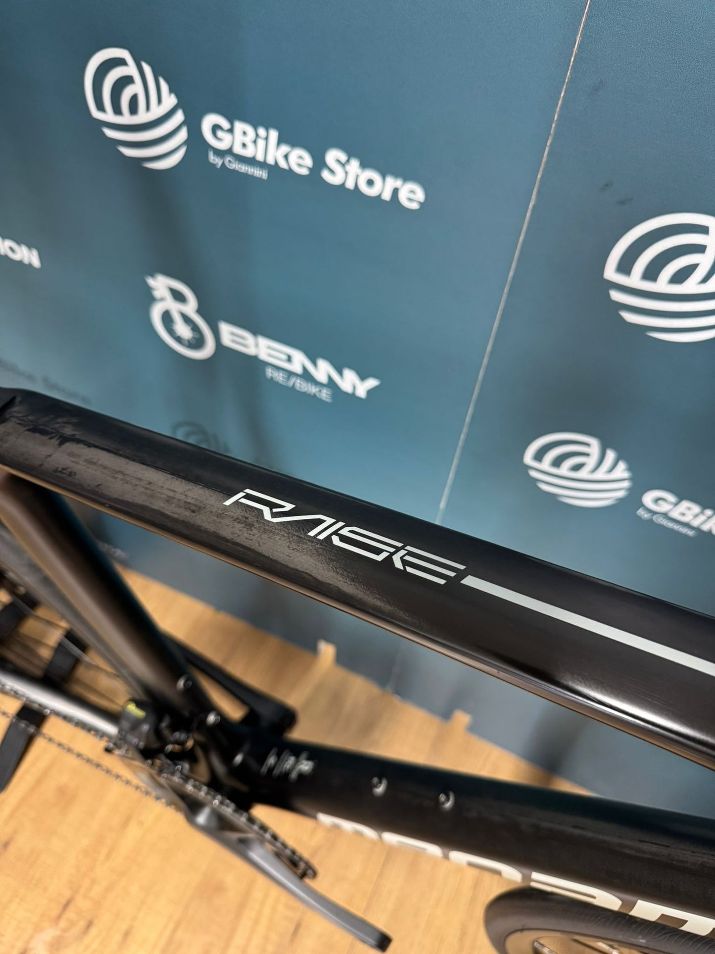 Megamo Raise Ultegra Di2 12v Scheibengröße M - Gebraucht