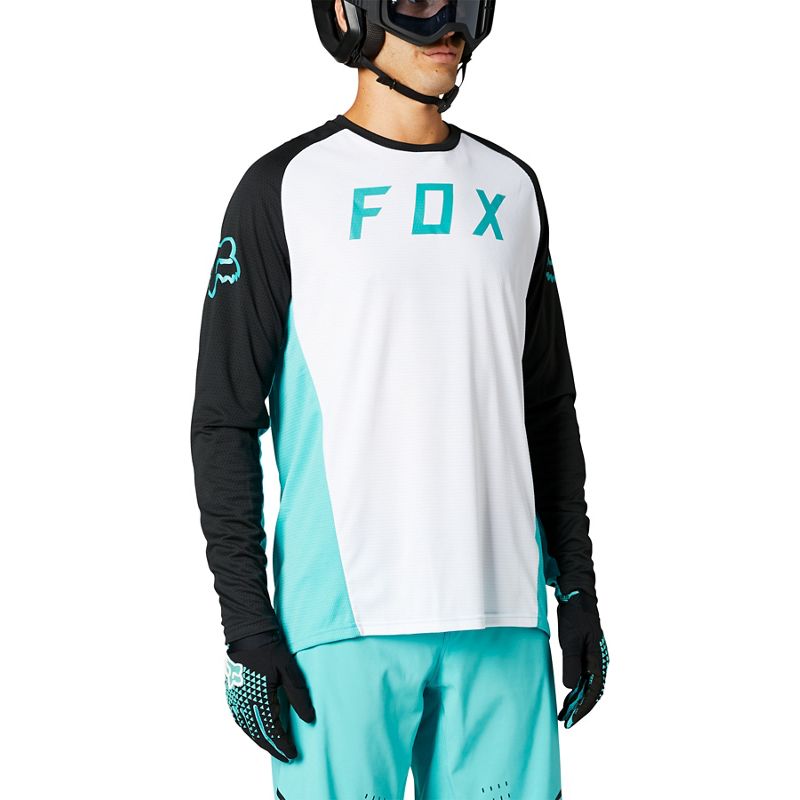 Fox puolustaa LS -paitaa